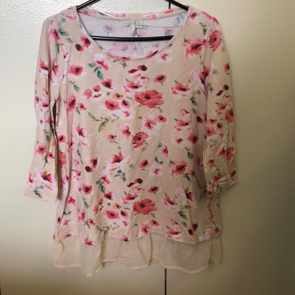 Floral 3/4 length sleeve sweater